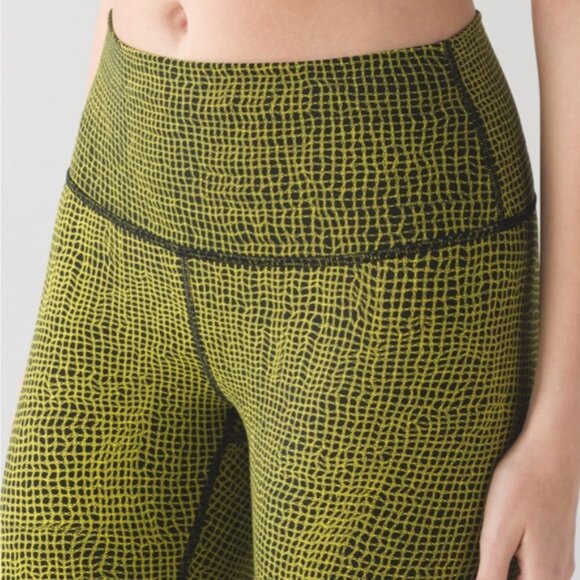 Lululemon High Times Full-On Luon Pants in Fall Net Toxic Black I Size 6 - Picture 3 of 7